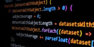 Exemplo de código de programação exibido em bloco personalizado