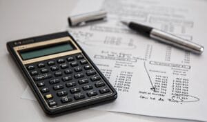 Calculator and documents representing precise Decimal calculations in Python